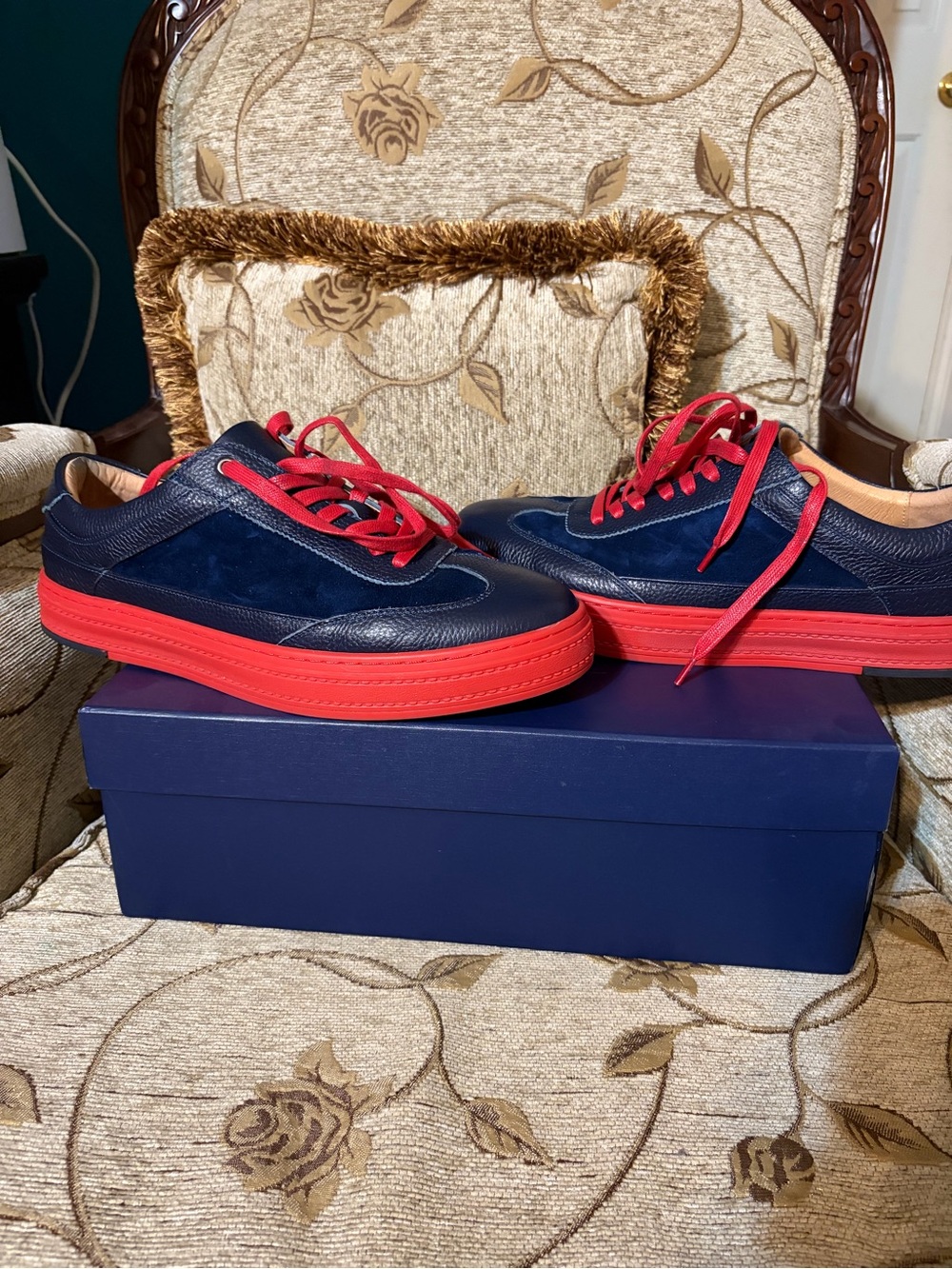 Men's Navy Low-Top Sneakers with Red Soles and Laces